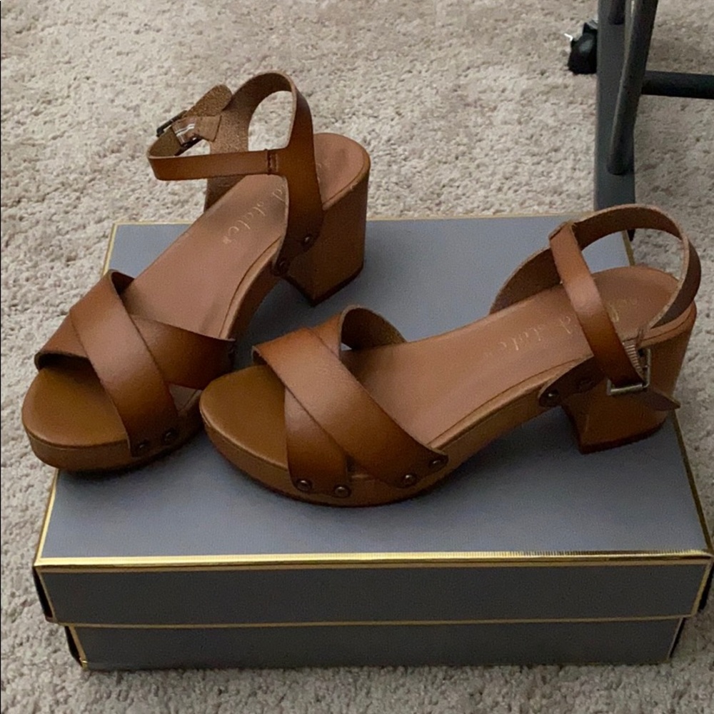NEVER WORN Brown Small Heel Sandals